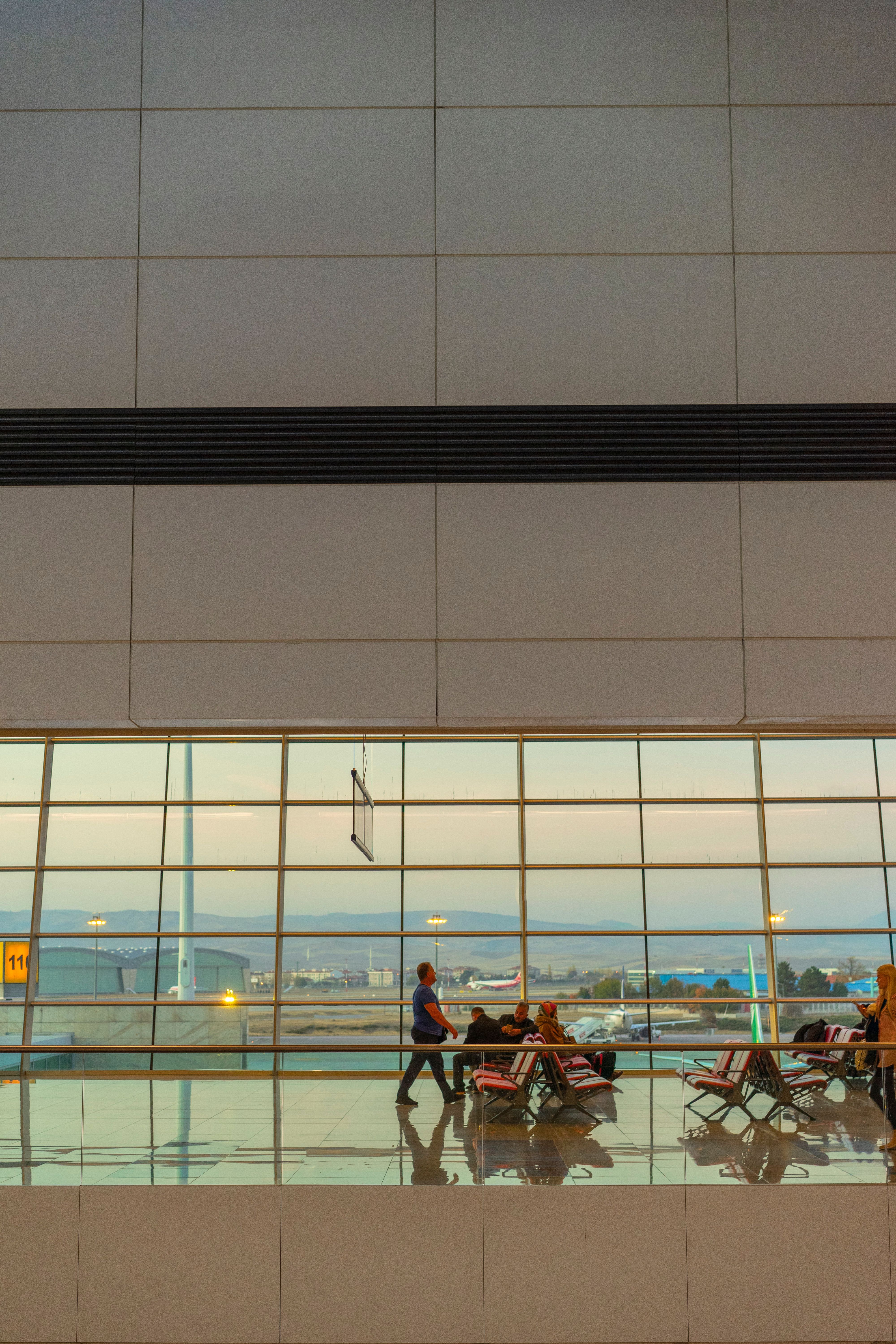 Sala de embarque de aeropuerto